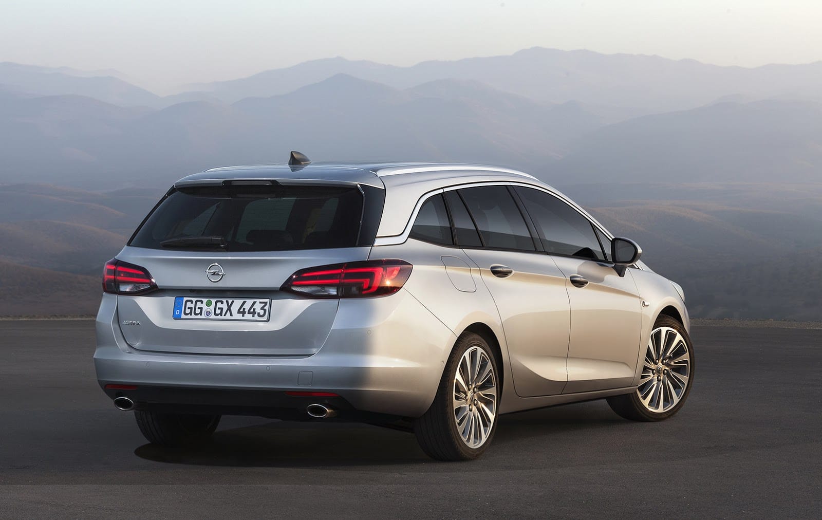 2016-opel-astra-sports-tourer-9