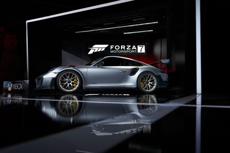 porsche-911-gt2-rs-revealed-at-e3-it-s-the-most-powerful-neunelfer-ever_3